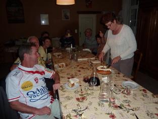 table d'hôtes servie avec du vin AOC de Touraine